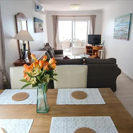 Casa De Salamo Seis - Great 2 Bedroom Family - Similar Units Available For Larger Groups * Puerto del Carmen (Lanzarote)