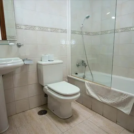 Casa De Salamo Seis - Great 2 Bedroom Family - Similar Units Available For Larger Groups * Puerto del Carmen (Lanzarote)